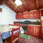 Bed & Breakfast Antica Casa Di Montagna Maison Bovard 3*