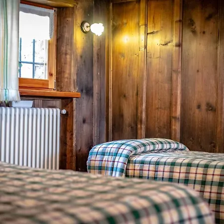 Antica Casa Di Montagna Maison Bovard 3*