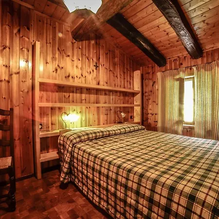 Antica Casa Di Montagna Maison Bovard 3* Вальгризанш