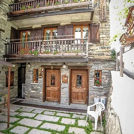 Antica Casa Di Montagna Maison Bovard Frühstückspension