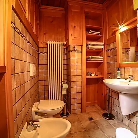 Antica Casa Di Montagna Maison Bovard 3*