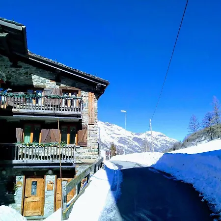 Antica Casa Di Montagna Maison Bovard 3*